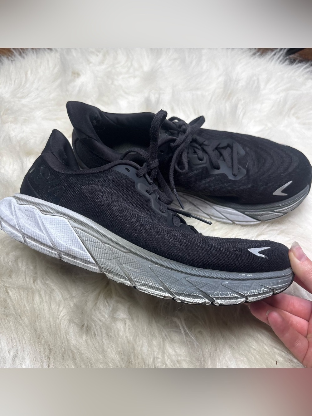 Hoka One One Arahi 6 Women’s Black Running Shoes Size 7.5